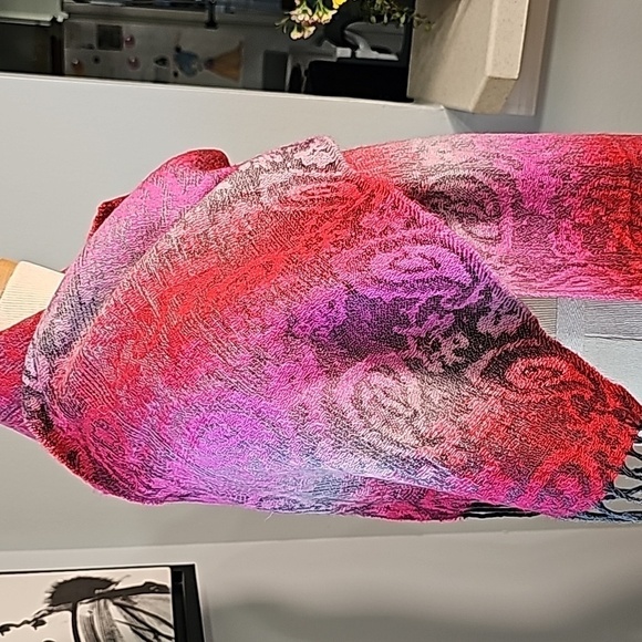 Scarf, pink Ambra with gray Paisley design. No tags. I believe it is Cashmere. - Picture 4 of 4